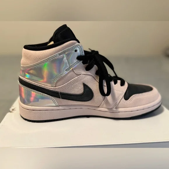 2020 RELEASE 7.5 Air Jordan 1 Mid Dirty Powder Iridescent! - Picture 9 of 12